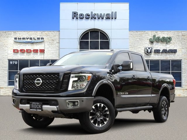 2017 nissan titan pro 4x